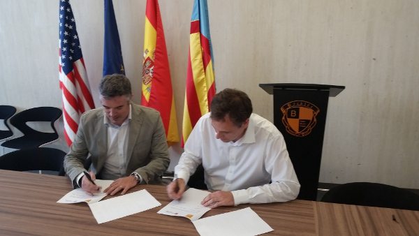 Firma convenido Colegio Mayor Valencia